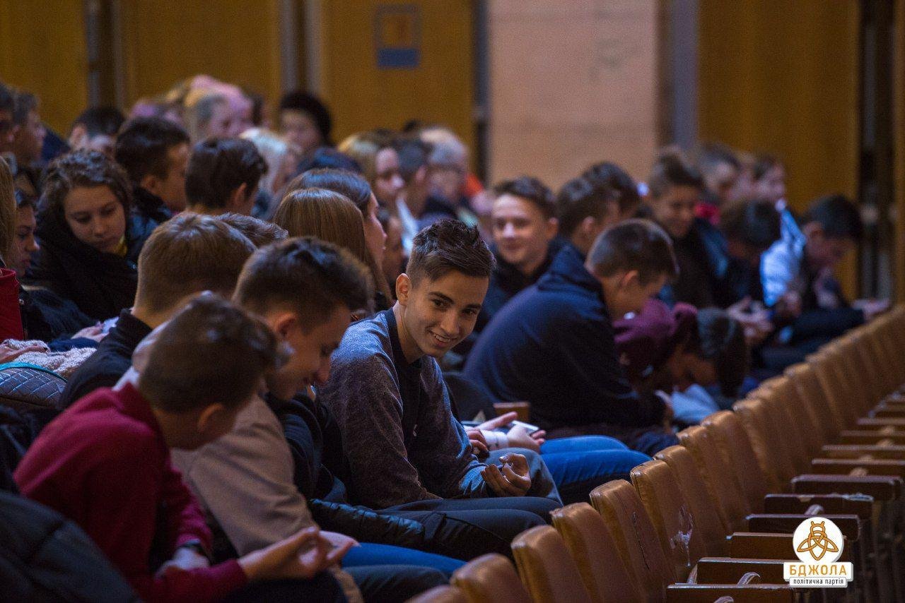 В Каменском прошло информативное мероприятие ко Дню борьбы со СПИДом 3