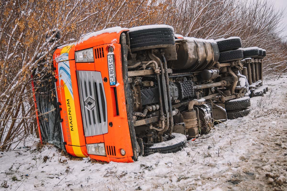 К месту вызвали полицию и скорую К месту вызвали полицию и скорую