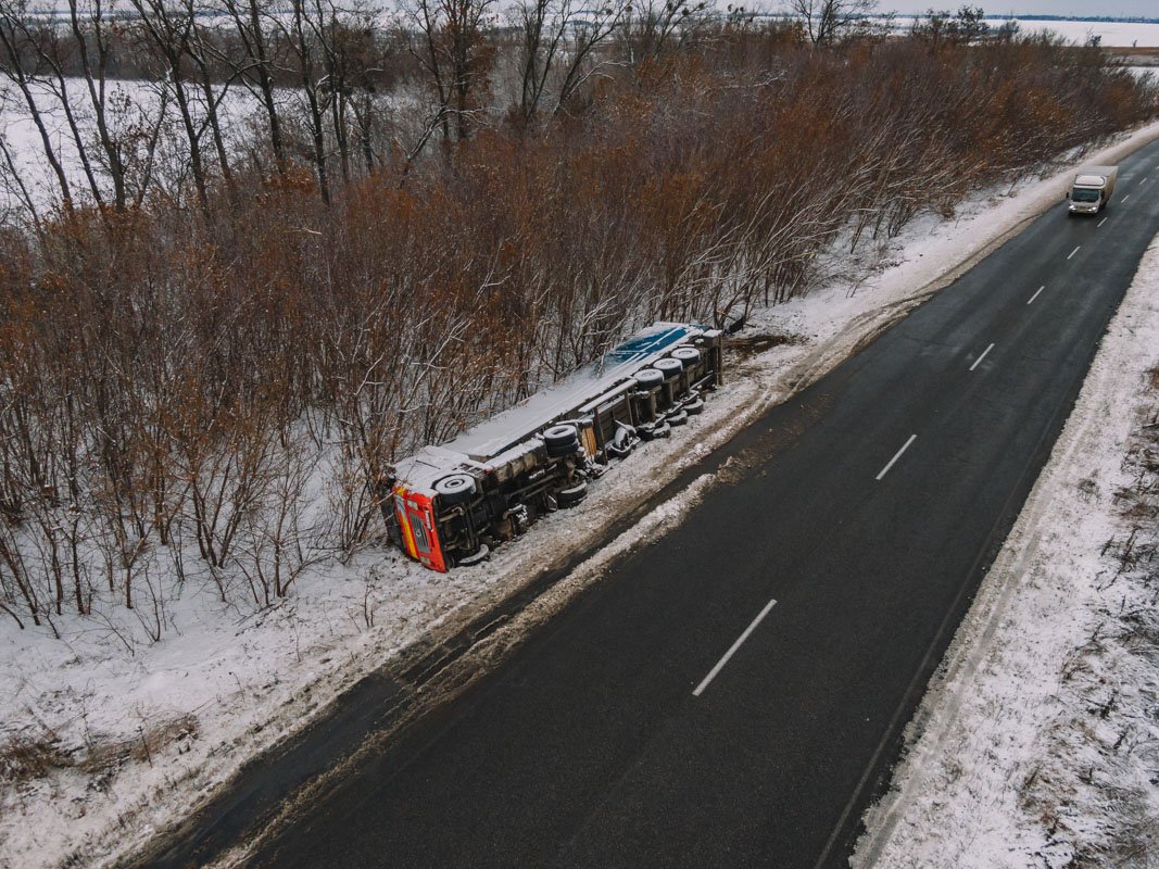 Водитель рассказал, что он ехал по трассе в сторону Харькова Водитель рассказал, что он ехал по трассе в сторону Харькова