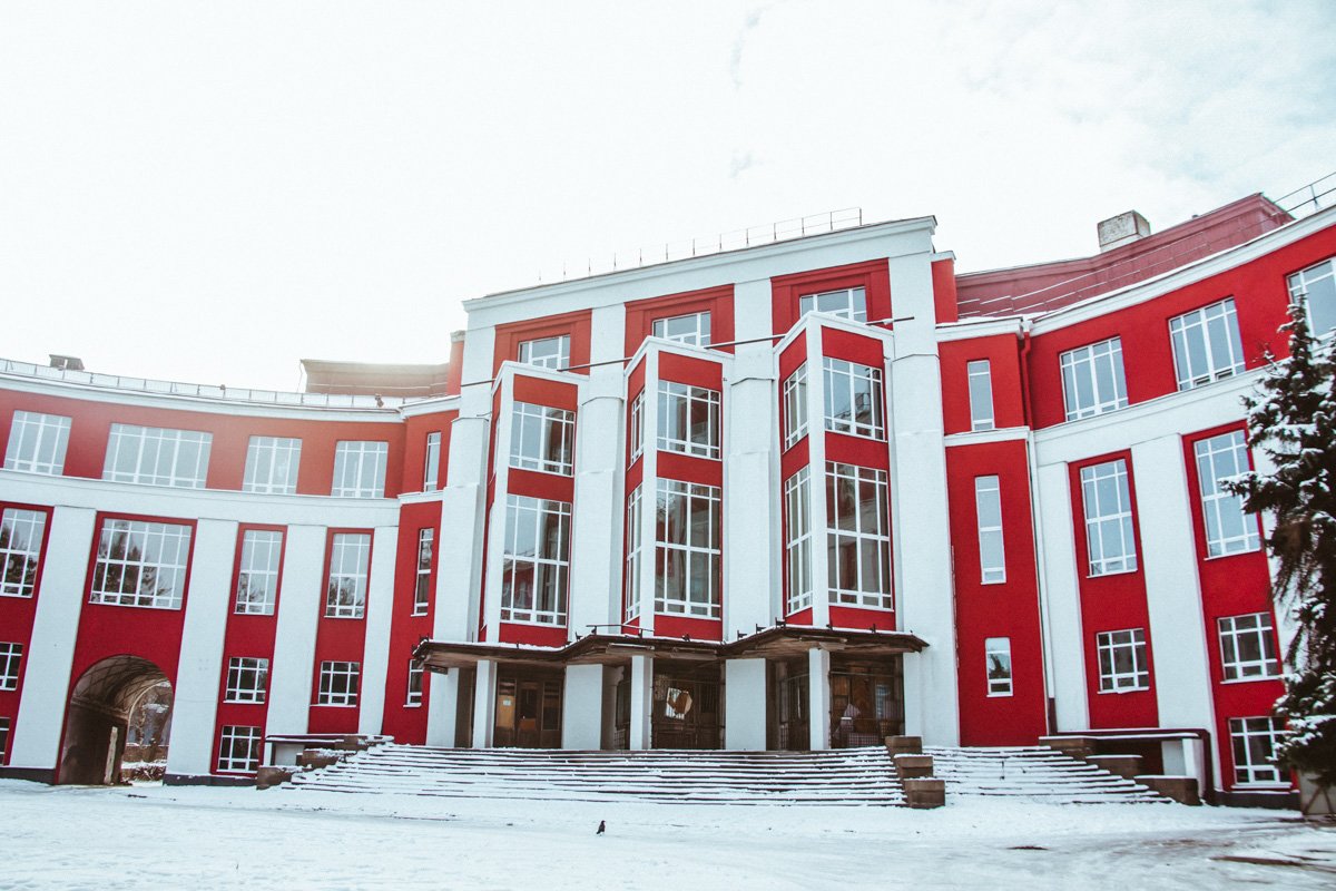 Дворец культуры был построен в 1920-1930 годах Дворец культуры был построен в 1920-1930 годах