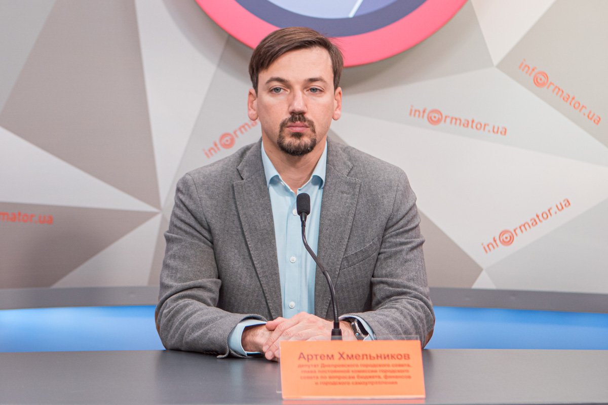 Артем Хмельников