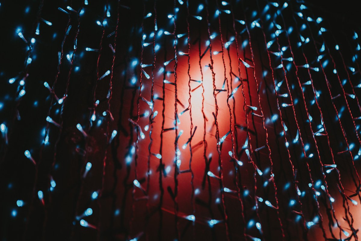 Днепр горит десятками огней Днепр горит десятками огней