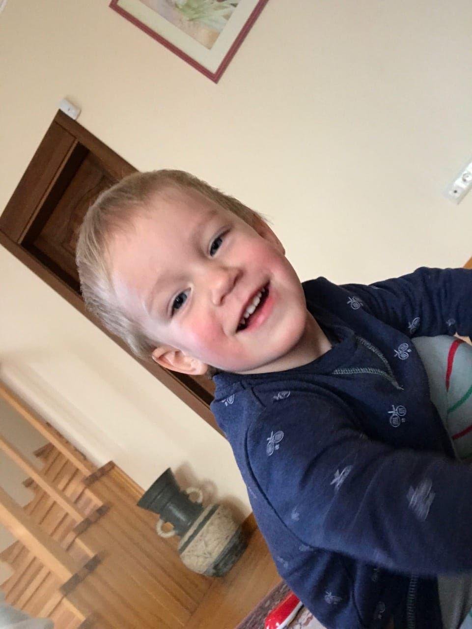 Отец забрал мальчика, когда ему было 2 года Отец забрал мальчика, когда ему было 2 года