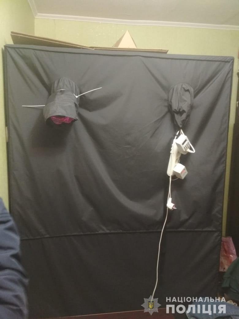 Мужчина оснастил ее системой вентиляции и освещением 