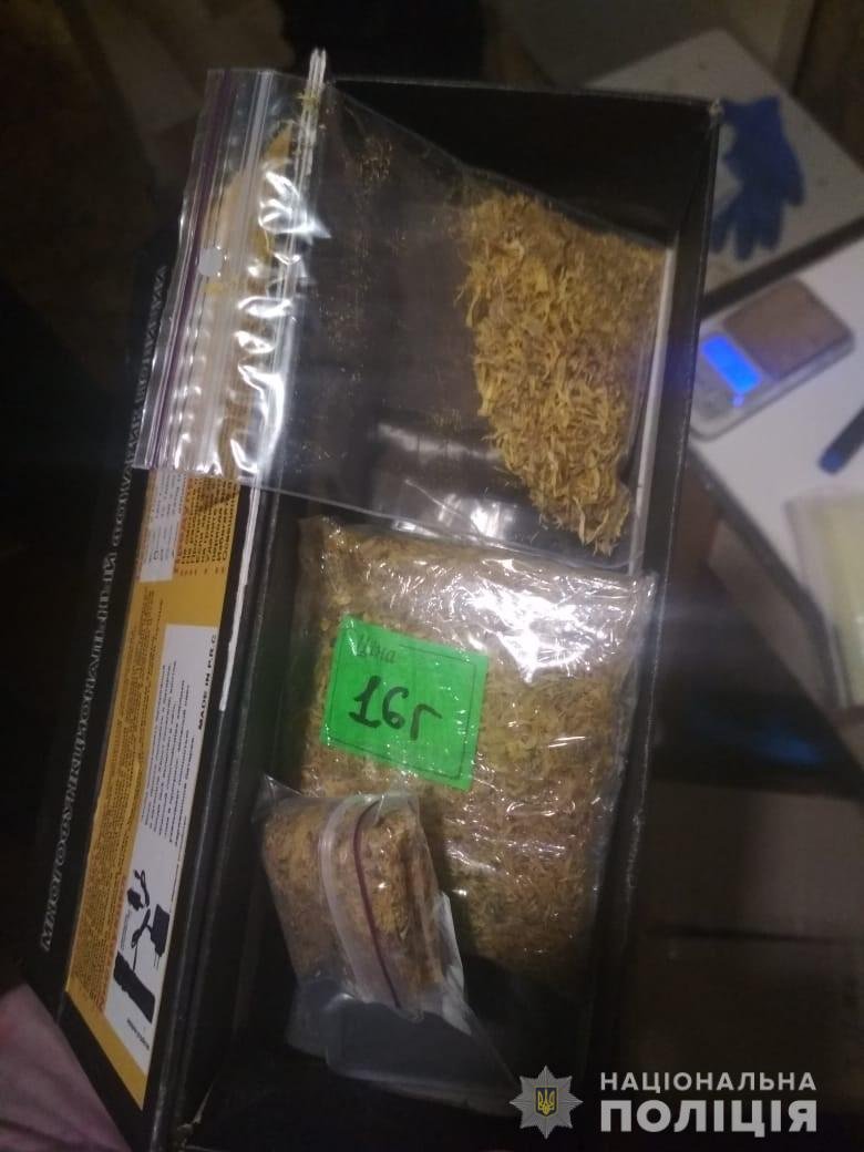 Рыночная стоимость изъятого товара составляет около 75 тысяч гривен