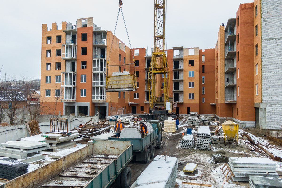 Работа кипит