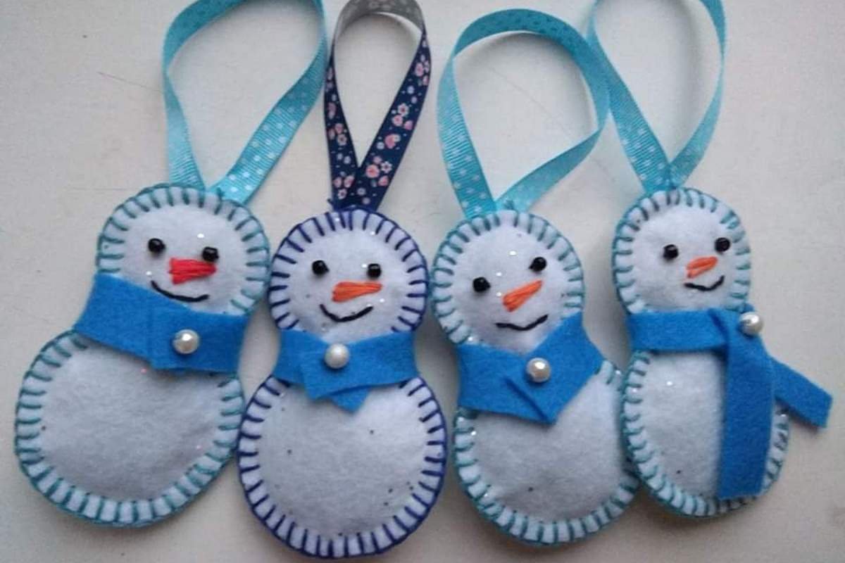 Новогодние украшения и подарки