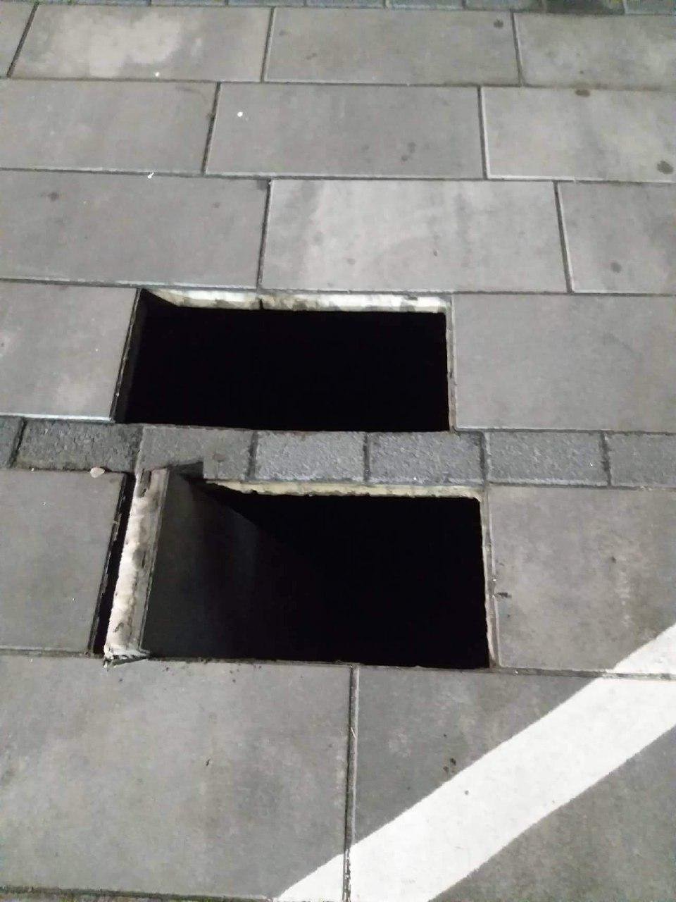 Татьяна перецепилась о плитку Татьяна перецепилась о плитку