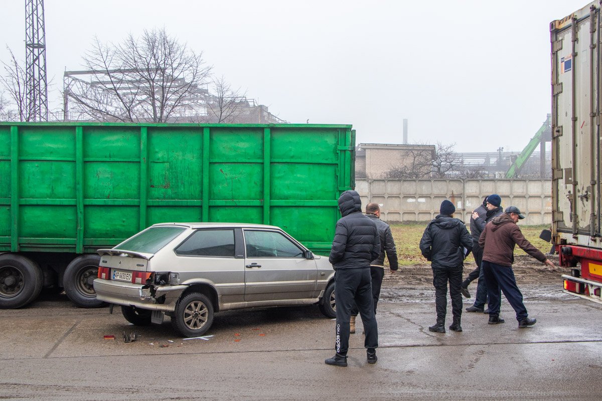 Авария произошла на улице Курсантской Авария произошла на улице Курсантской