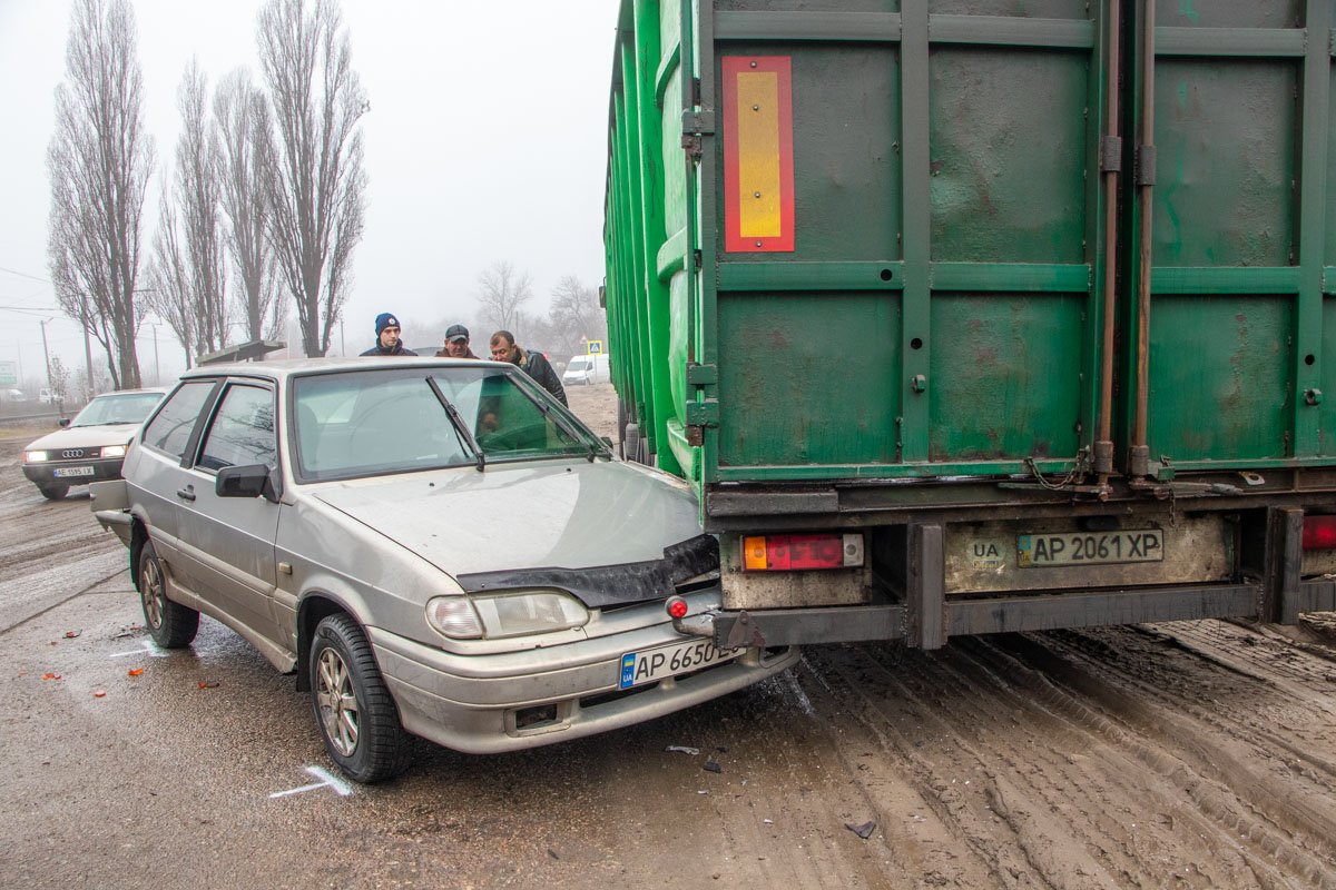 По предварительной информации, ВАЗ двигался со стороны переезда По предварительной информации, ВАЗ двигался со стороны переезда