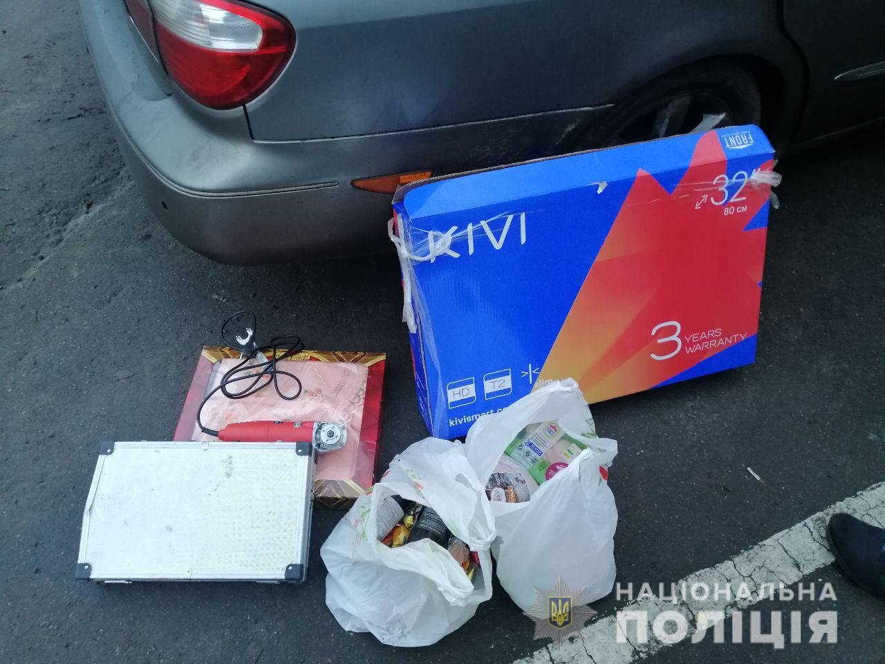 Злоумышленников  задержали в машине после того, как они совершили очередную кражу Злоумышленников  задержали в машине после того, как они совершили очередную кражу