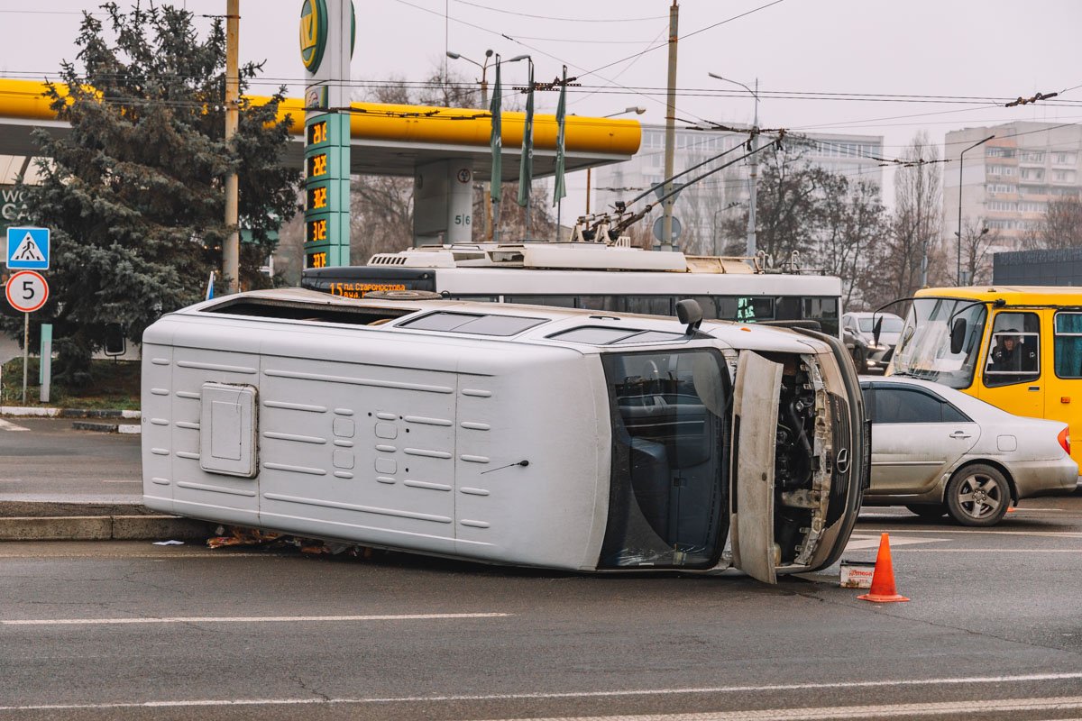 Водитель Mercedes отказался от госпитализации Водитель Mercedes отказался от госпитализации