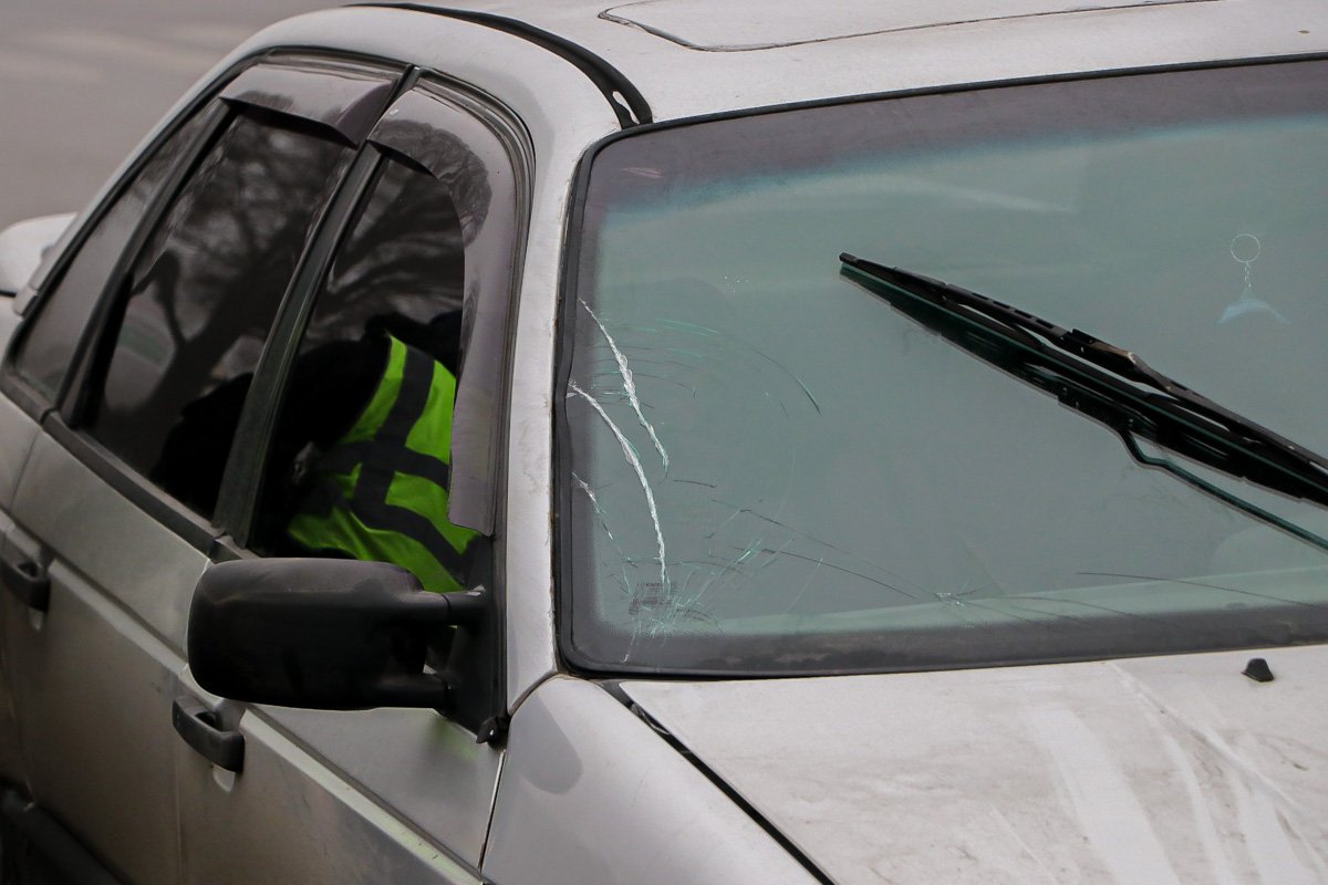 На Криворожской, возле дома 47, Volkswagen наехал на женщину На Криворожской, возле дома 47, Volkswagen наехал на женщину