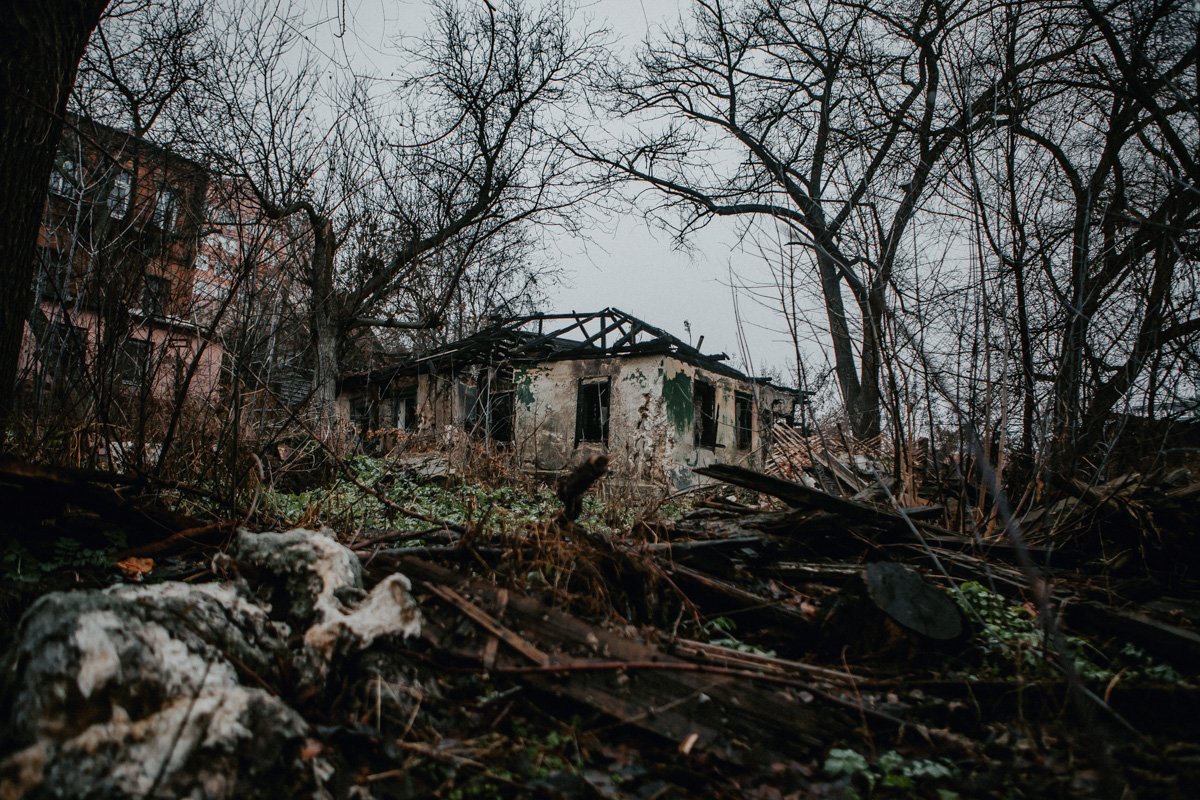 Тут давно никто не живет Тут давно никто не живет