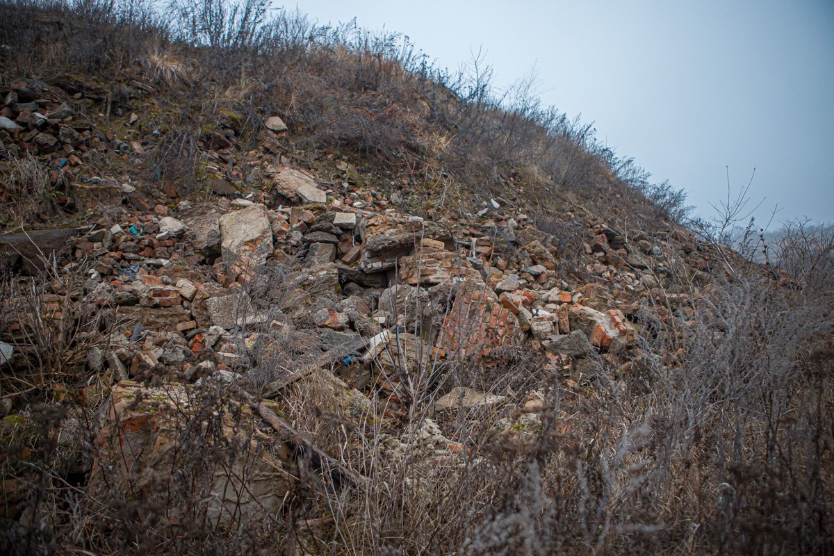 От крематория остались только камни