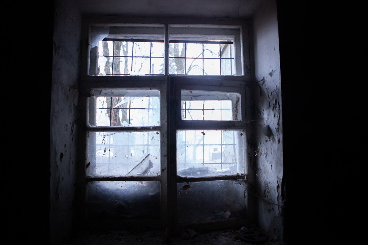 Здание разрушается