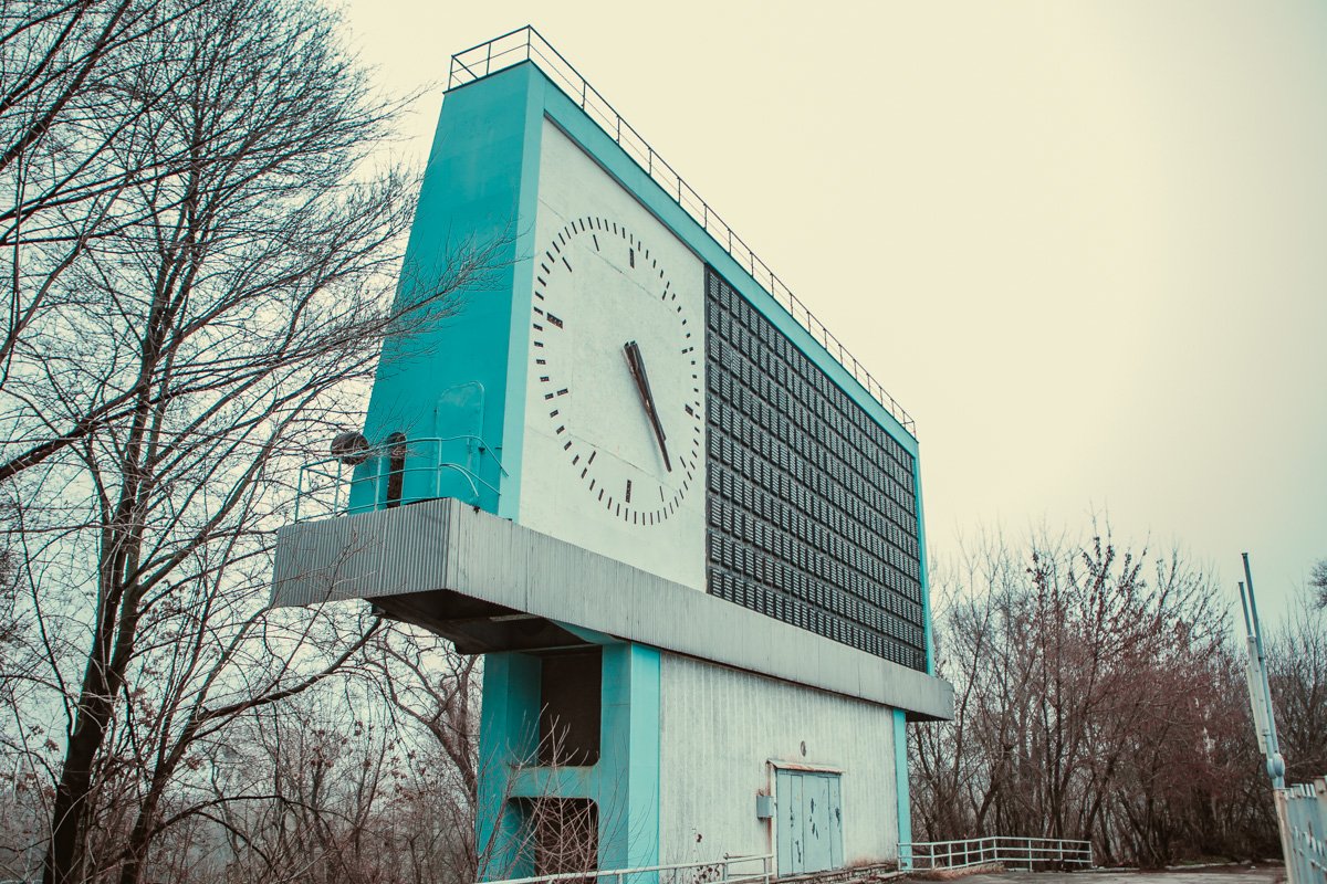 Теперь тут не проходят шумные матчи 