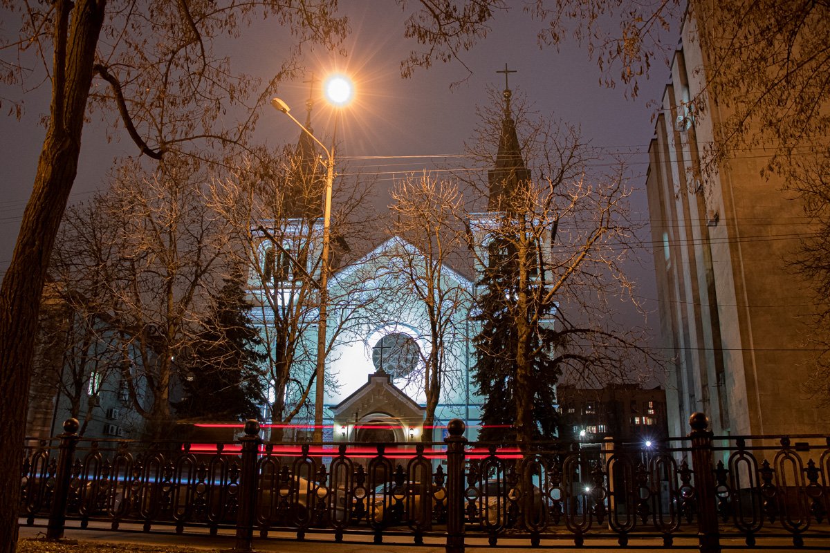 Ночью все становится чуточку зловещее Ночью все становится чуточку зловещее