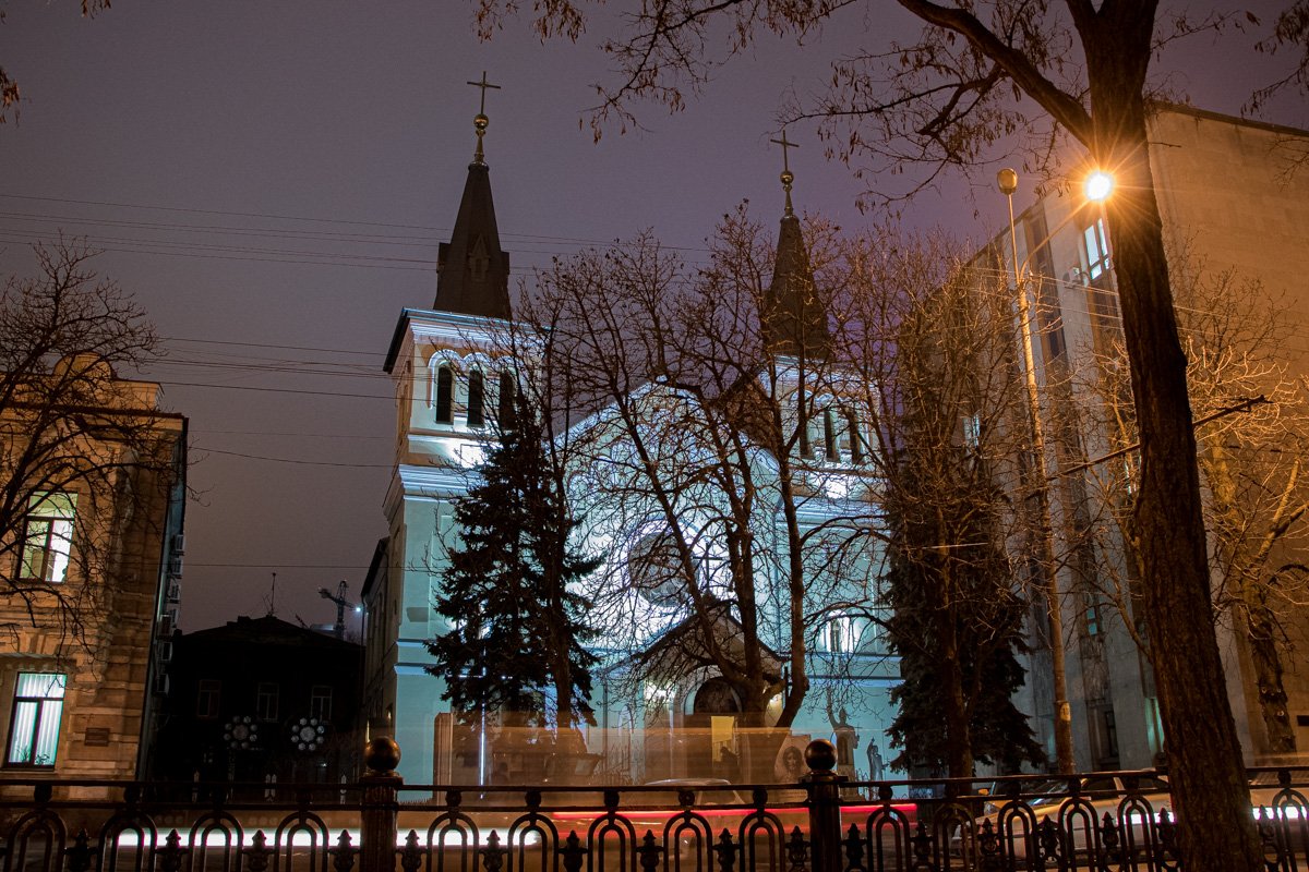 Чувствуете, как за вами следят? Чувствуете, как за вами следят?