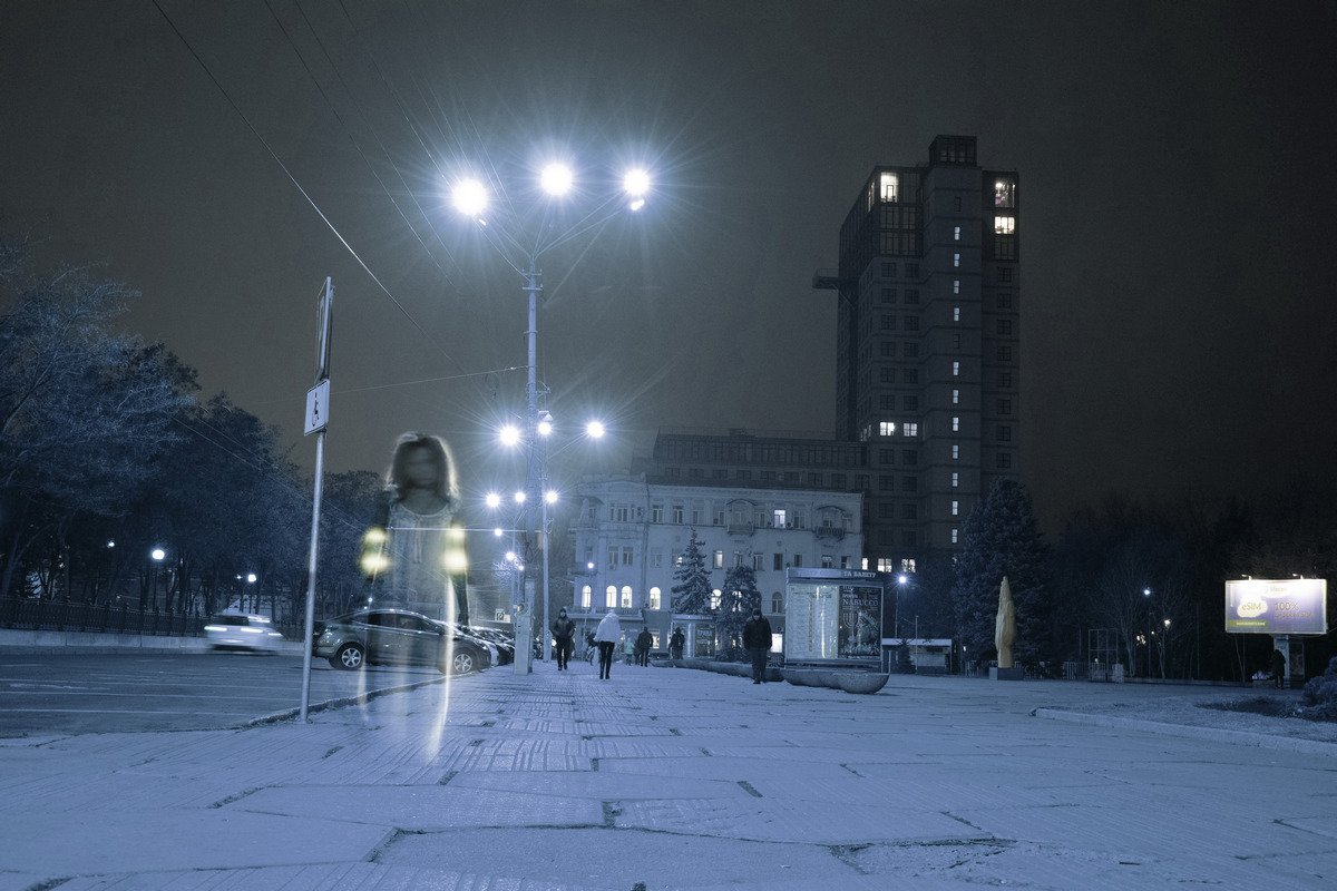 Может рядом кто-то ходит Может рядом кто-то ходит