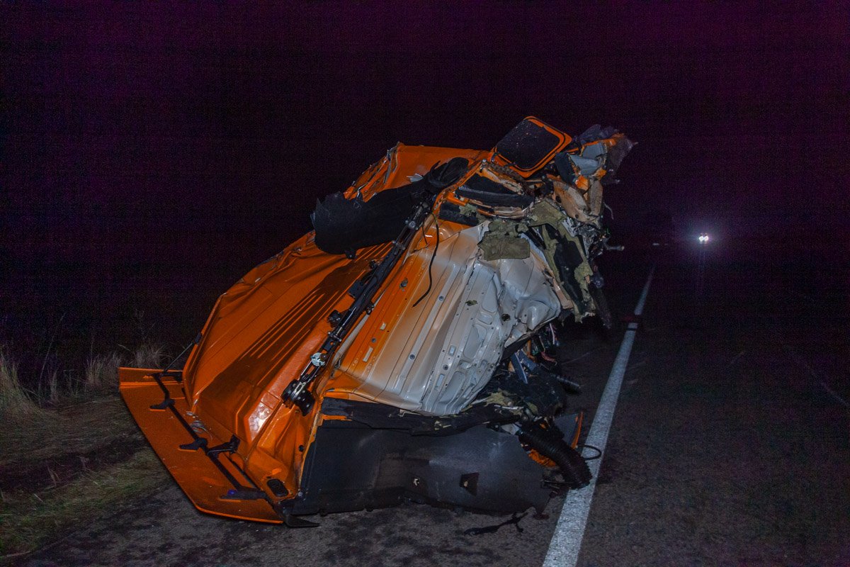 Под Днепром на Запорожской объездной у грузовика оторвало кабину 3