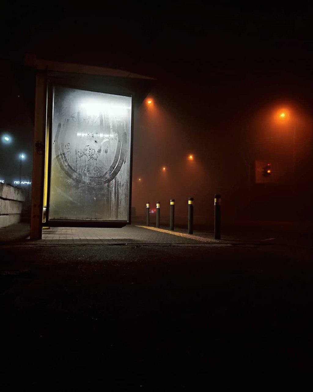 На свете миллион таких городишек. И в каждом так же темно, так же одиноко. Фото: ph_olesya_pirogova На свете миллион таких городишек. И в каждом так же темно, так же одиноко. Фото: ph_olesya_pirogova