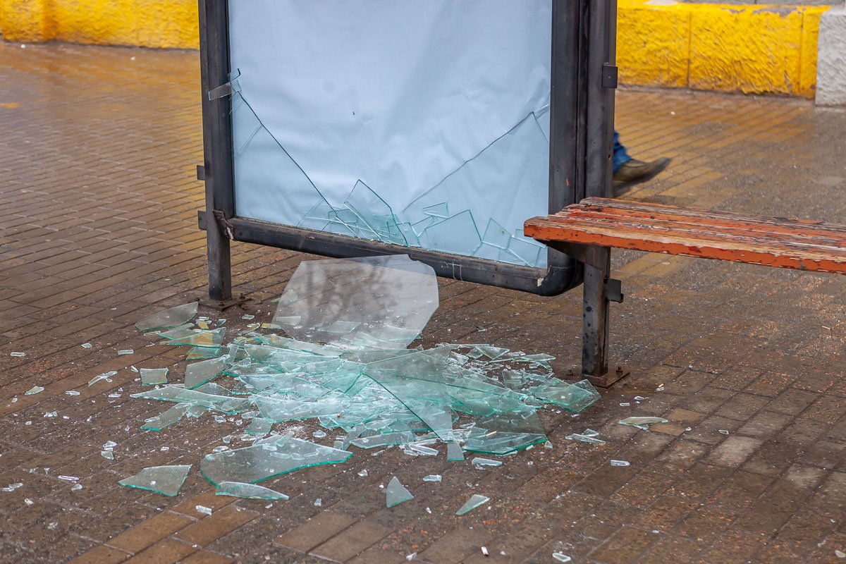 Остановка на пересечении Яворницкого и Воскресенской 