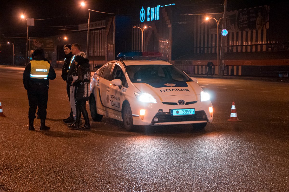 На место прибыли патруль полиции и бригада скорой помощи