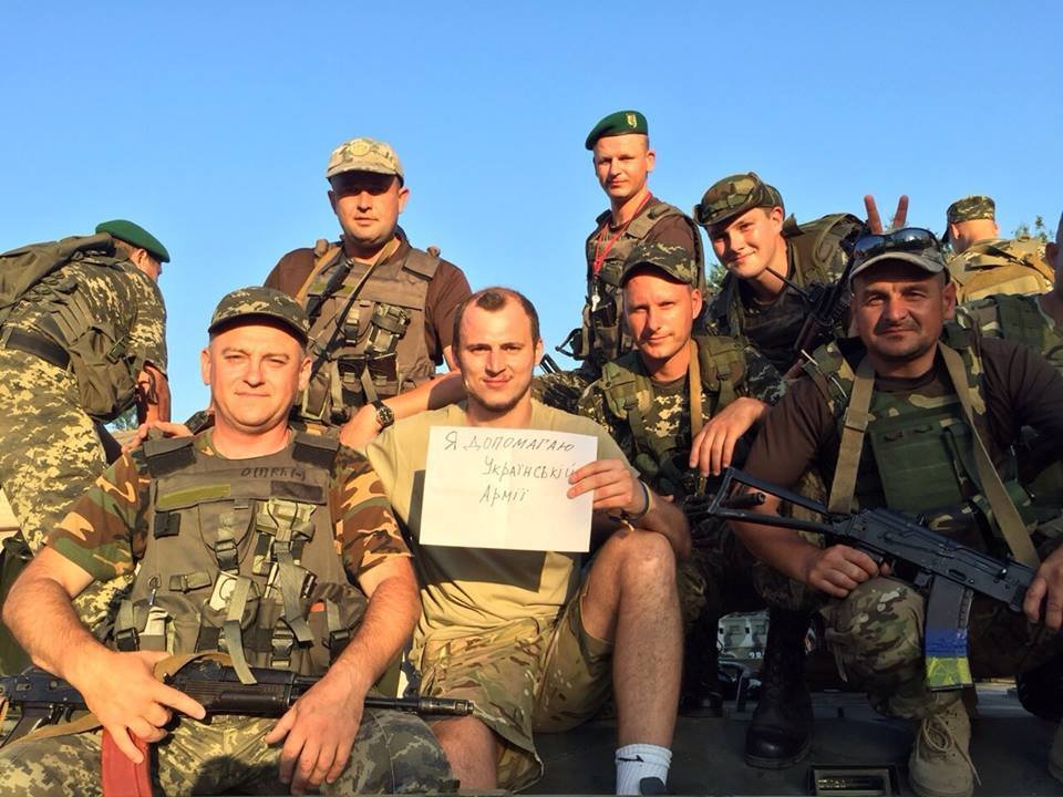 Фанаты "Райо" называли Зозулю "нацистом" лишь за то, что тот поддерживает армию своей страны Фанаты "Райо" называли Зозулю "нацистом" лишь за то, что тот поддерживает армию своей страны