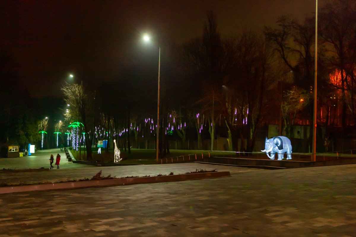 Прогулка в парке подарит массу приятных впечатлений 