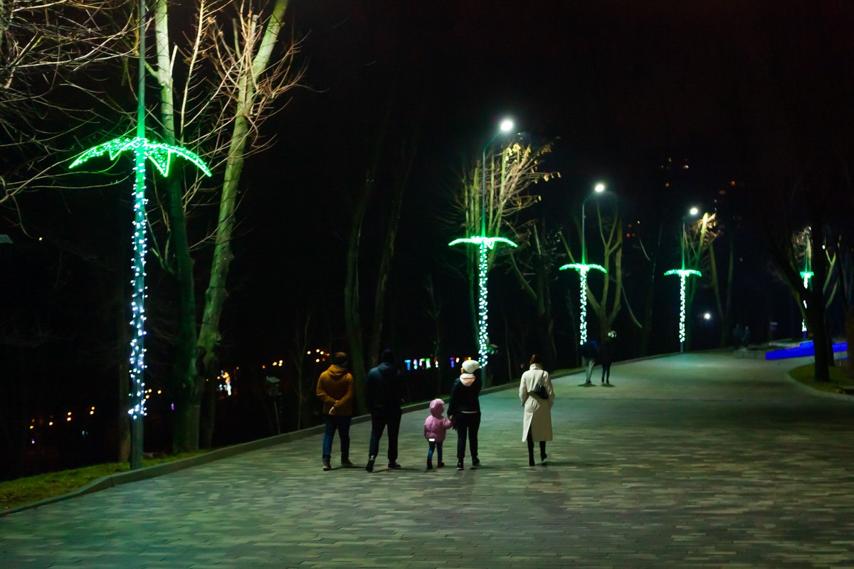 По парку лучше гулять долго и неспешно 