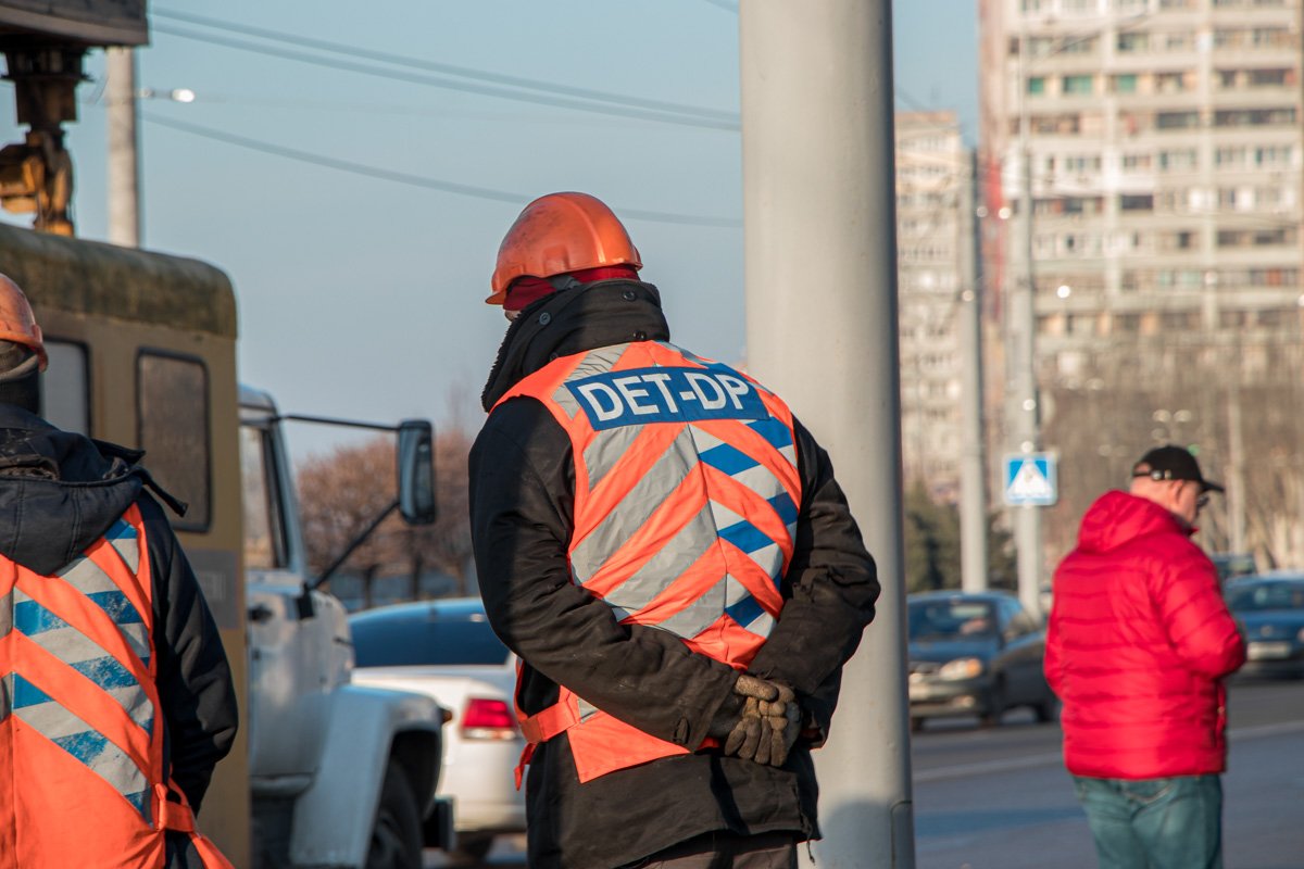 На месте 2 ремонтные бригады На месте 2 ремонтные бригады