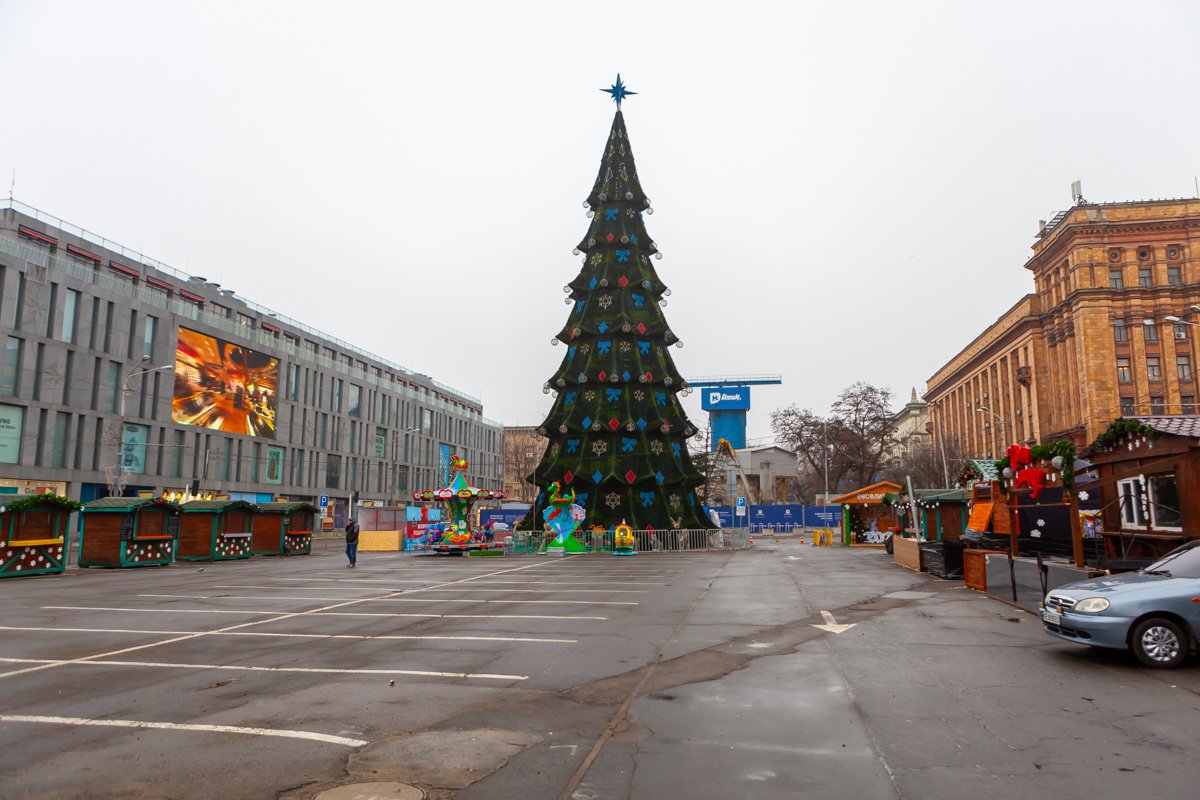Открытие главной елки города запланировано на 18:00