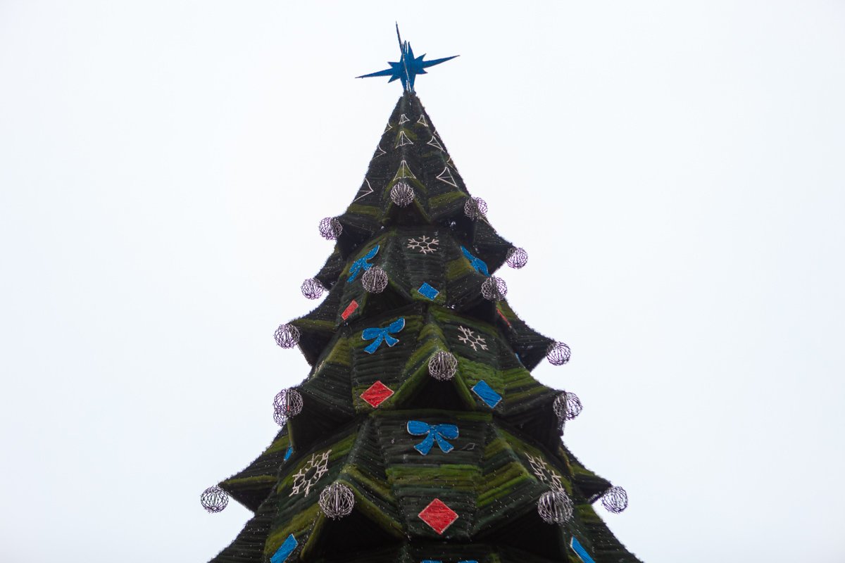 Главного "босса" всех елочек города зажгут уже этим вечером