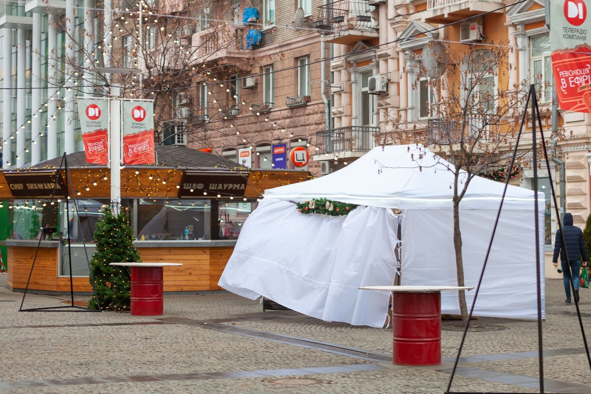 В честь символа года здесь появятся три арт-объекта в виде большых крыс и еще несколько в виде цифр и часов