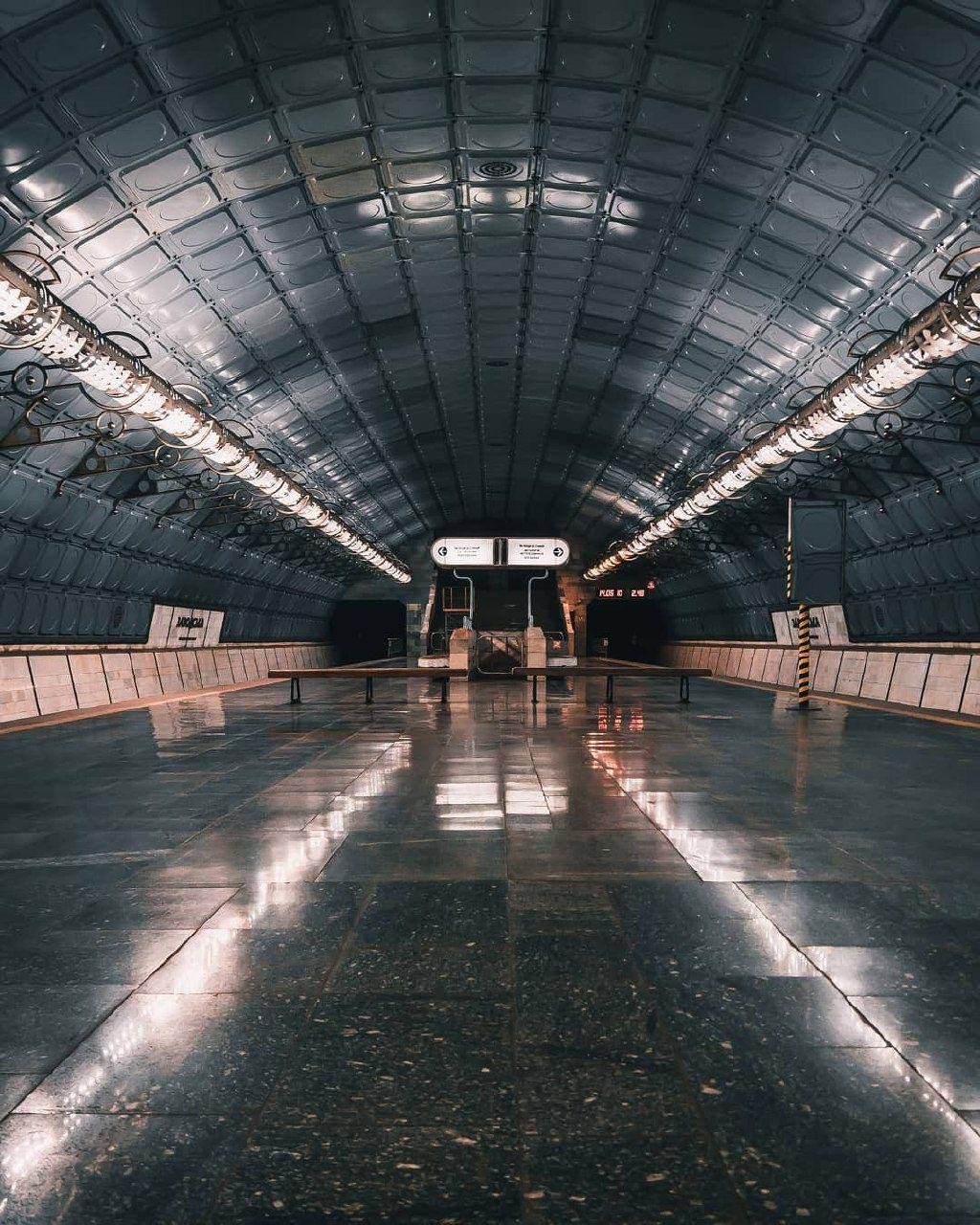 Станция метро "Заводская". Фото: sergkuhtarev Станция метро "Заводская". Фото: sergkuhtarev