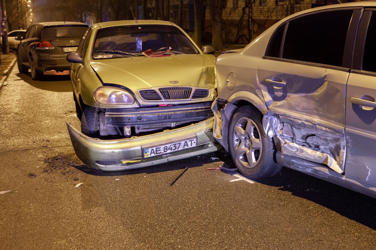 Opel столкнулся с Toyota и, отлетев, ударил Daewoo