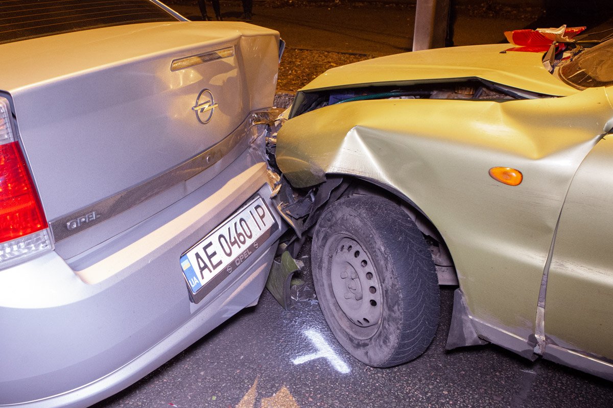 Повреждения Opel и Daewoo