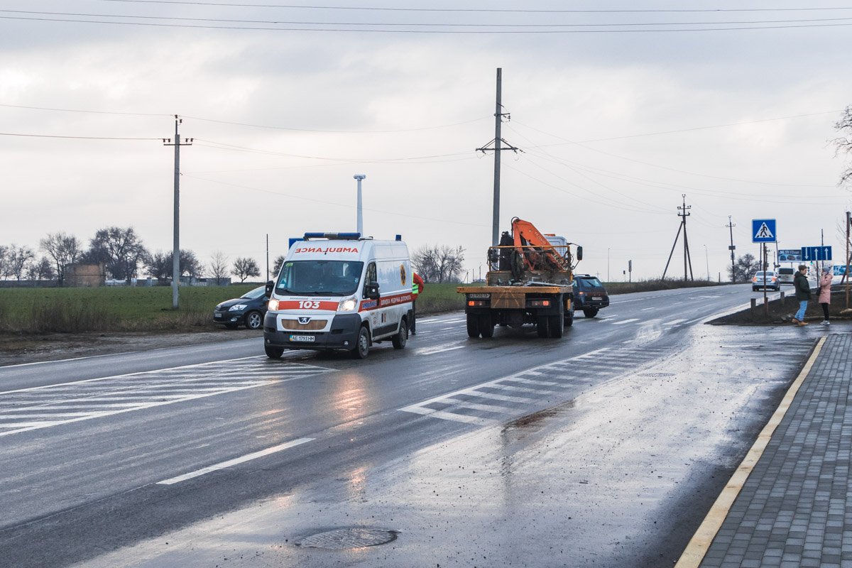 Столкнулись ВАЗ и кран-манипулятор Столкнулись ВАЗ и кран-манипулятор