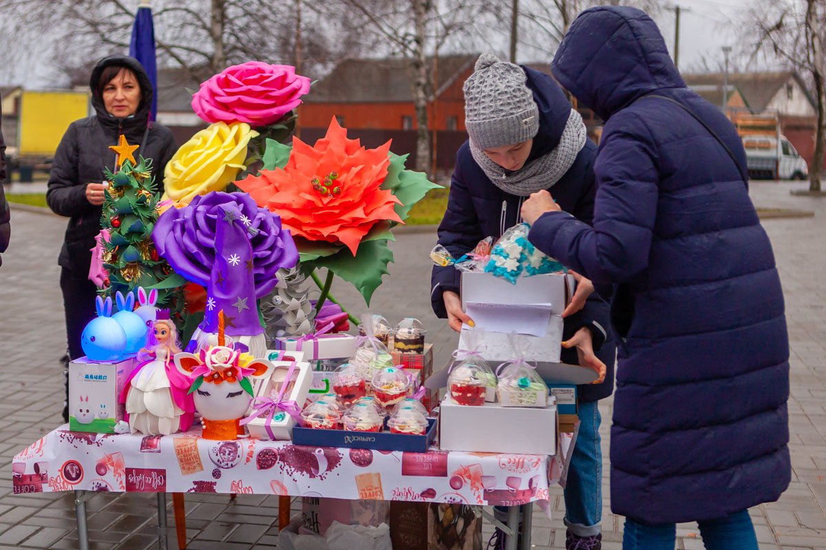 Также все желающие могут приобрести различные сувениры Также все желающие могут приобрести различные сувениры