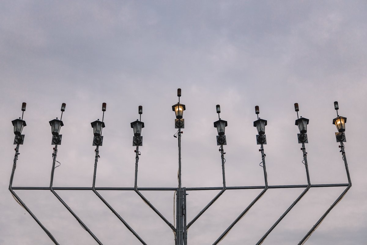 Огоньки зажигаются Огоньки зажигаются