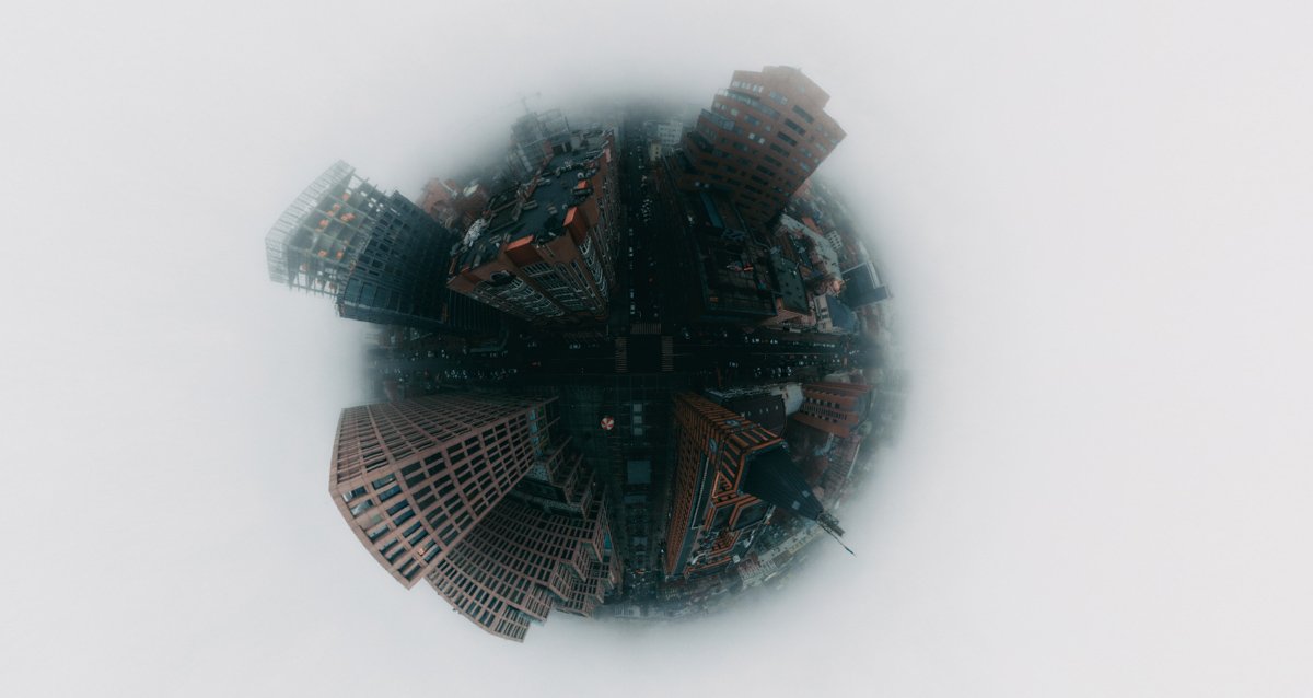 Хоть и рвутся к небу здания, но мир ничуть не меньше с высоты... Хоть и рвутся к небу здания, но мир ничуть не меньше с высоты...