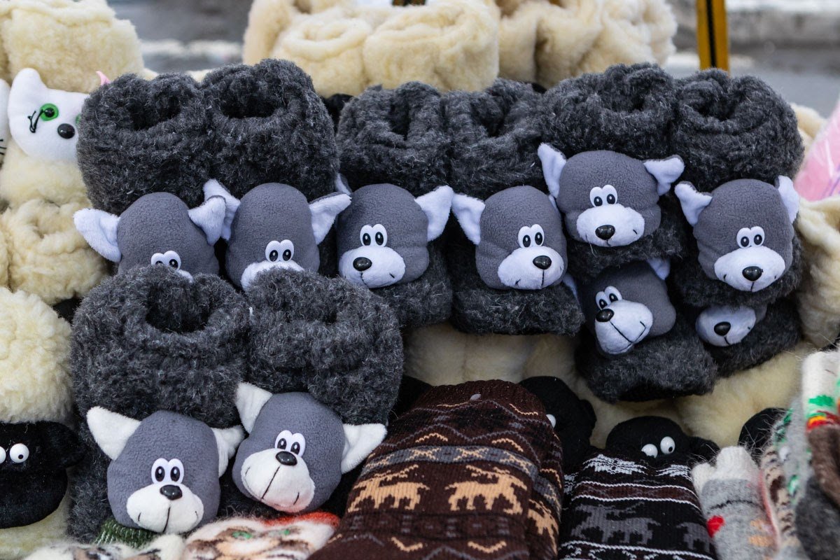 Уличная еда, песни и праздничное настроение: как проходит рождественская ярмарка в Днепре 7