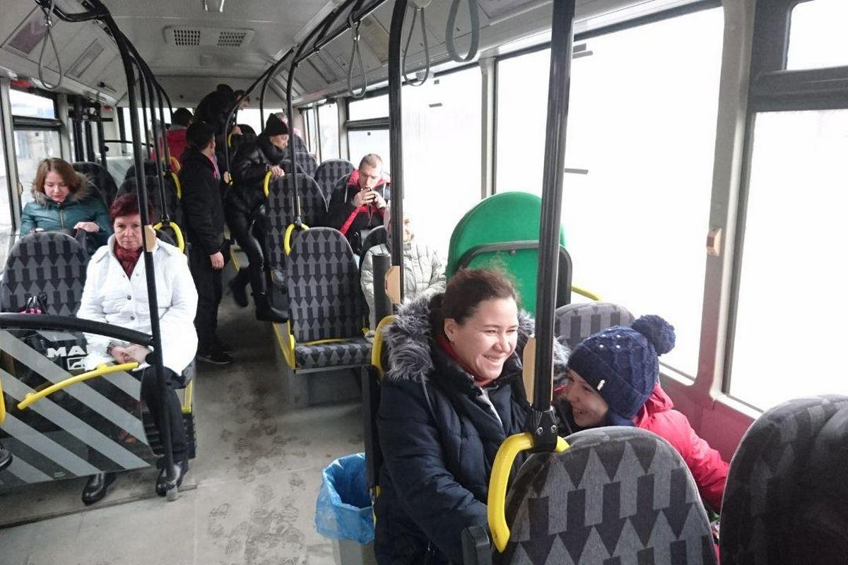 Разбавил серые будни в автобусе