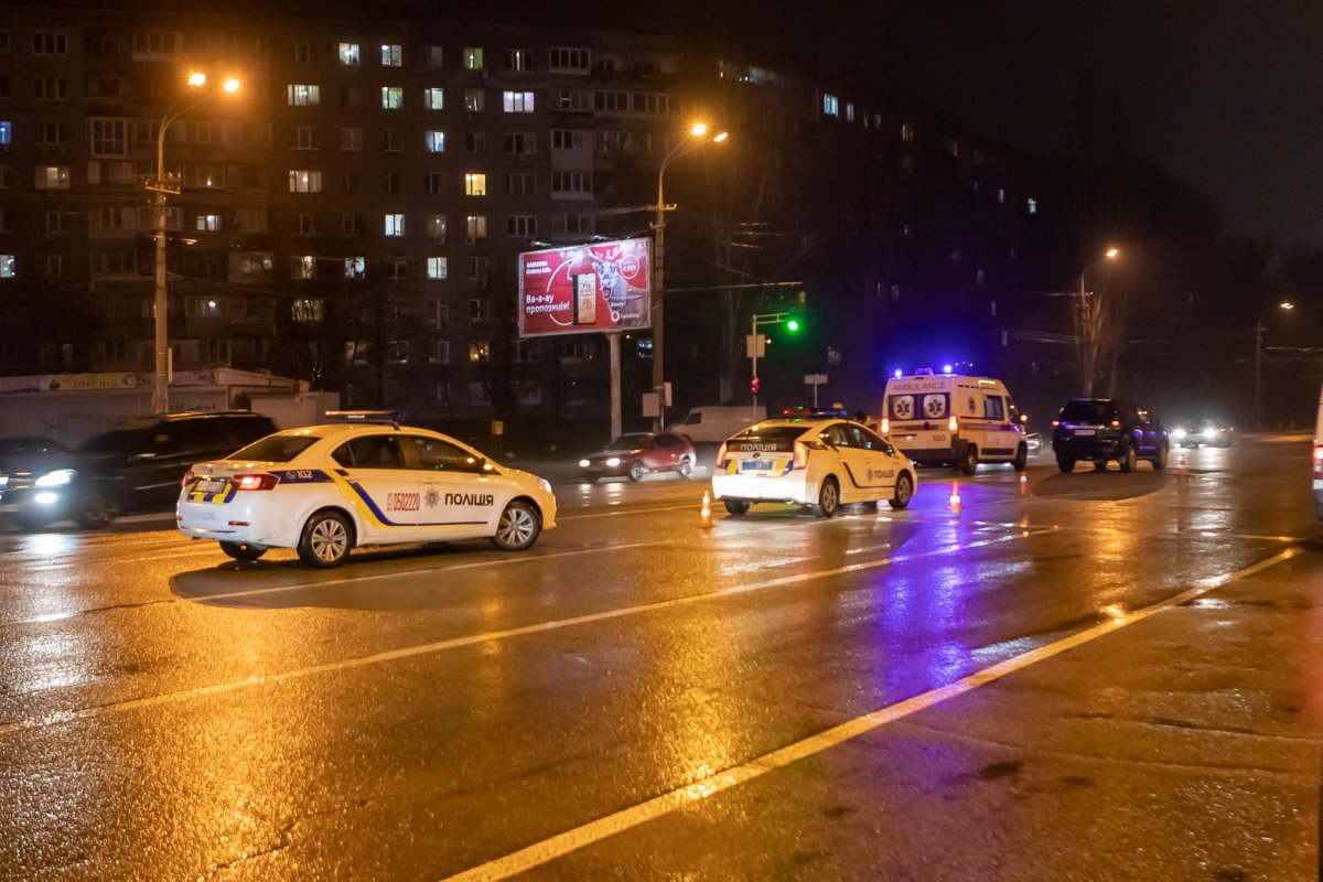 Правоохранителям предстоит выяснить, наехал ли водитель иномарки на нетрезвого мужчину, либо нет