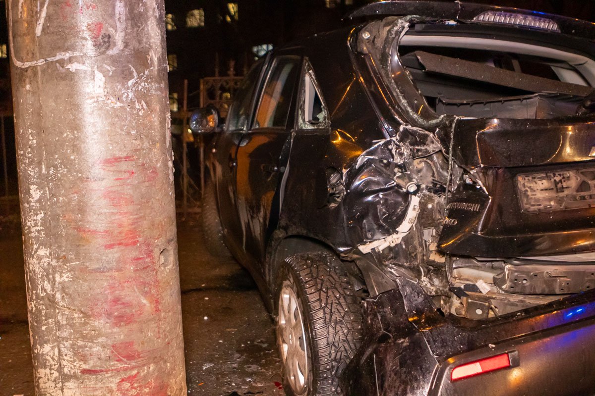 Кузов авто существенно поврежден Кузов авто существенно поврежден