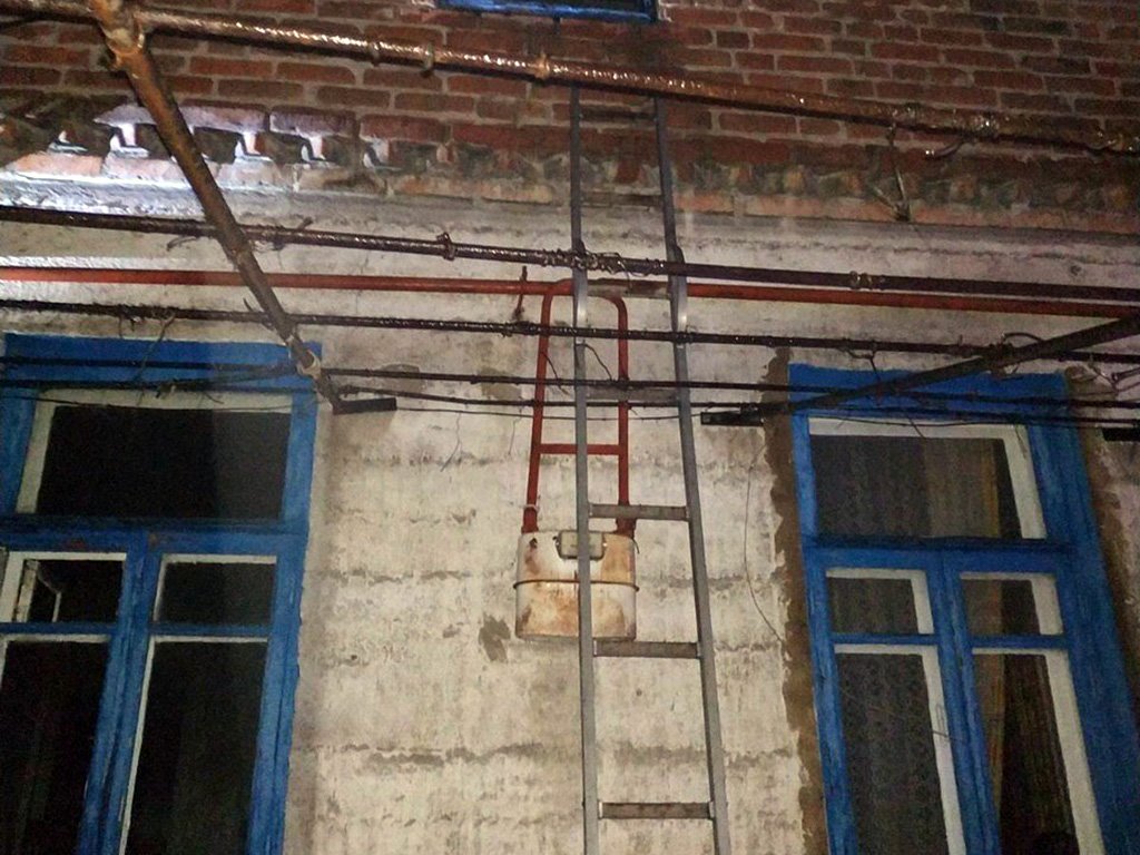 На месте работали 13 спасателей На месте работали 13 спасателей