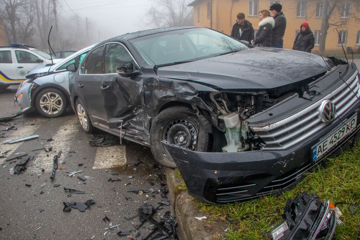 Авария произошла на перекрестке улиц Макарова и Павла Чубинского