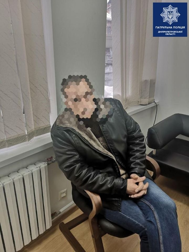 Мужчин доставили в Шевченковское отделение полиции Мужчин доставили в Шевченковское отделение полиции