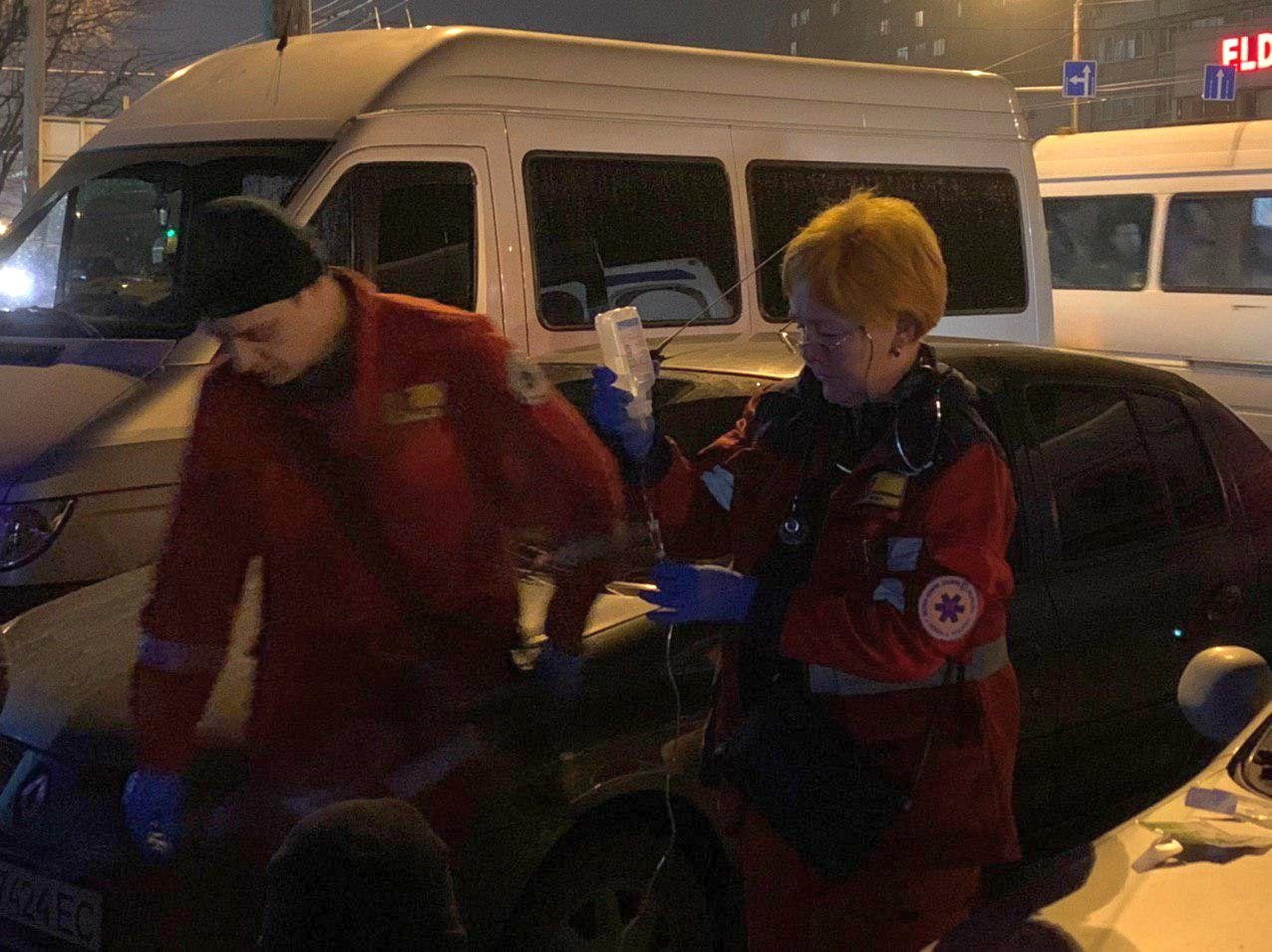 Мужчину спасали медики и полиция Мужчину спасали медики и полиция